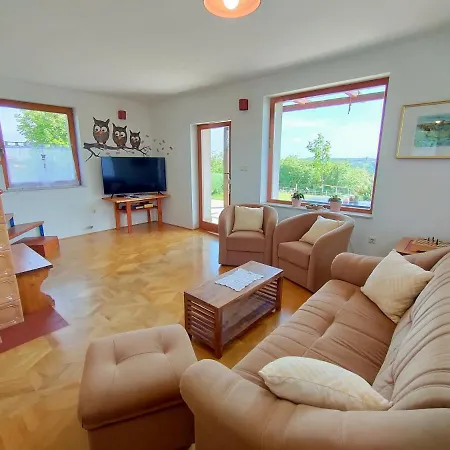 Sovica & Tree House 度假居 Sveti Jurij ob Scavnici