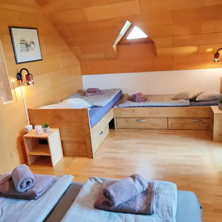 Sovica & Tree House 度假居 Sveti Jurij ob Scavnici